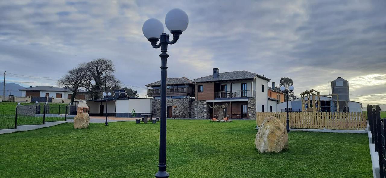 El Rato Apartamentos Rurales Navia Exteriör bild